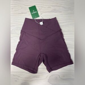 Halara High Waisted Crossover Contrast Lace Pocket Yoga Biker Shorts NWT Size S